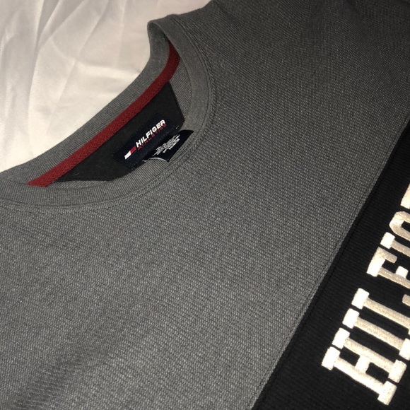 Vintage Tommy Hilfiger “Hilfiger Athletics” Short - Picture 2 of 5